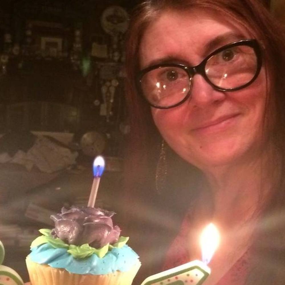 Meet your Posher, Charie